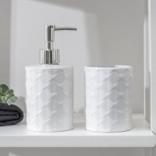 A set of accessories for the bathroom 