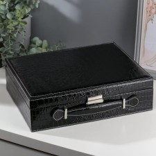 The casket to the leatherette to the clock 4 compartments and jewelry 