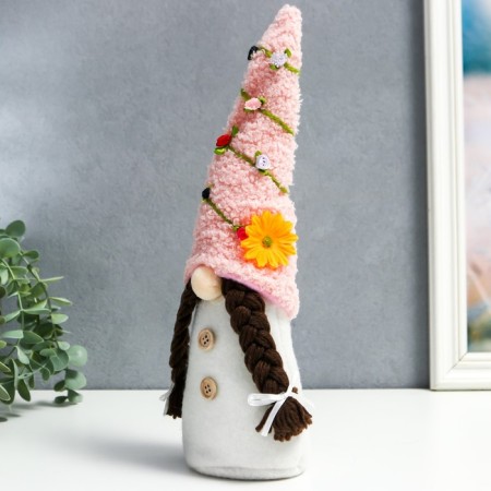 Interior doll "Granny in a cap with chamomile and roses" 36x7x6 cm cm cm-2