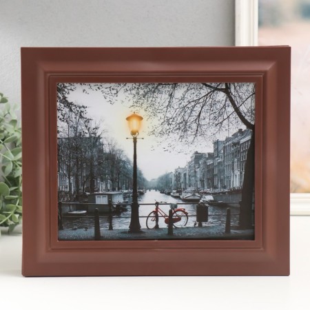 Key closed "Amsterdam" 26.5x31.5 cm nut