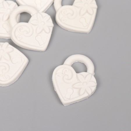 Decor for the creativity of the Polystone "Castle-heart with flower" White set 6 pcs 2.8x3 cm