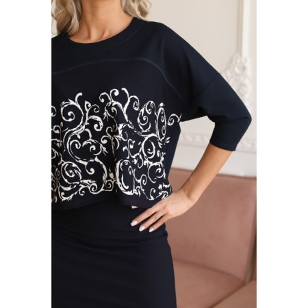 Female suit, size 42-14