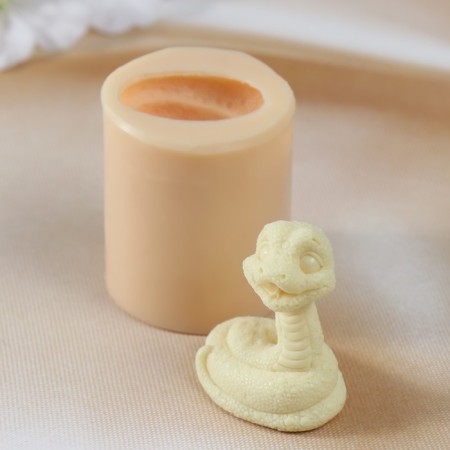 Silicone Mold "Snake No. 1" Silicon 4.5x4.1x3 cm-3