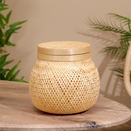 VAZ with a lid weaved, from bamboo 21*21*20.5 cm