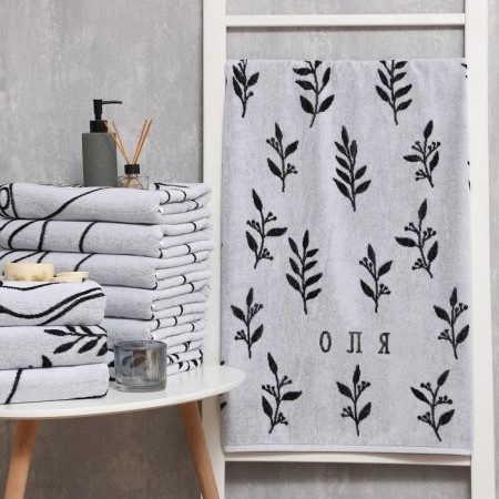 The towel is the nominal terry "Ethel" Olya 70x130cm, 100% cotton, 420g/m2