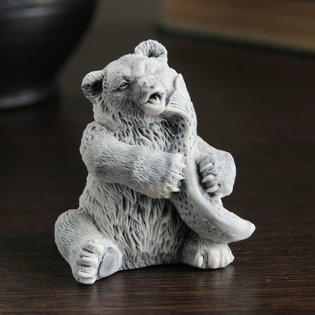 Souvenir "Bear with fish (3 species)" 6.5cm