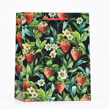 Gift package "Strawberry", 18 x 22.3 x 10 cm