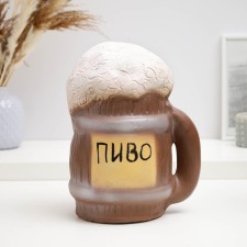 Pig a piggy bank 