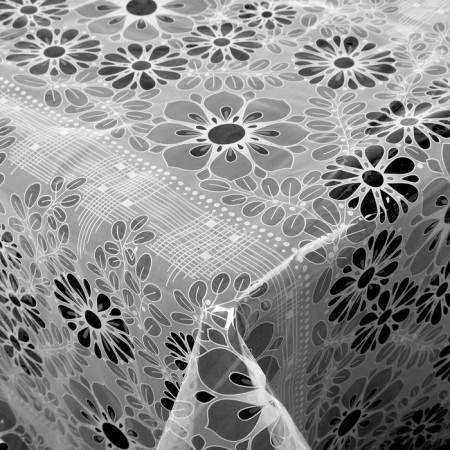 The tablecloth without the base is the elaborate "openwork", 132 × 220 cm, the color of mix-6
