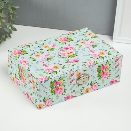 Casket to the leatherette for jewelry "Rosa on green" 18x27x9 cm