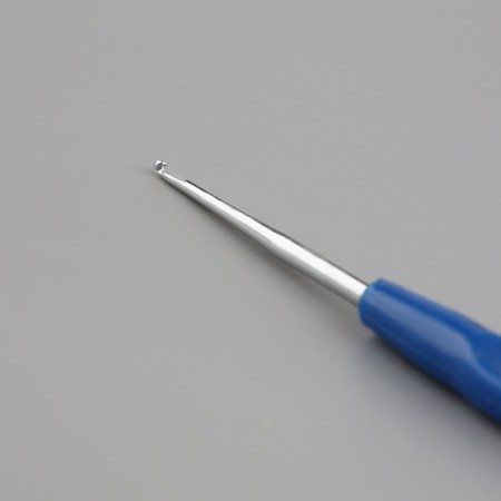 Knitting hook, with a plastic handle, d = 0.75 mm, 13.5 cm, blue color-1