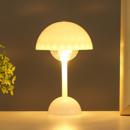 Night "Kyut" LED from 3xlr44 batteries 10x10x17 cm Risalux-2