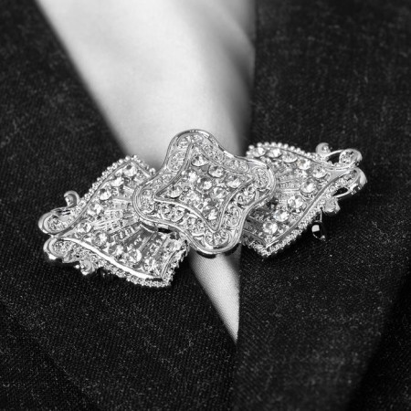 Cardigan clamp "Clover", white color in silver