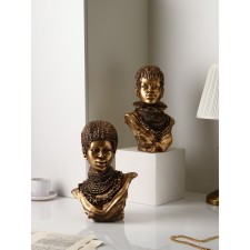 A set of figures 