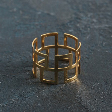 Ring for the napkin "Ge", 4.5 × 3 cm, gold color-1