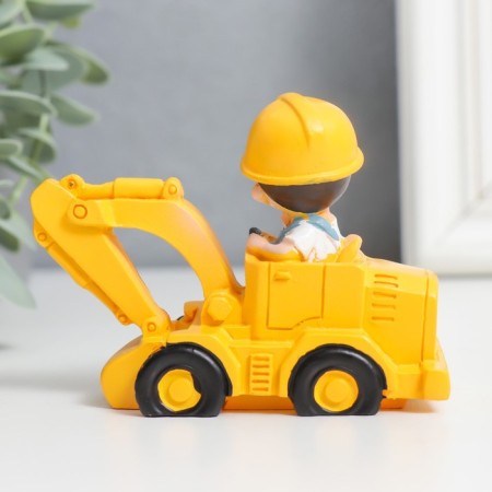 Souvenir Polystone "Baby Builder at the excavator" 7.5x4x7.7 cm-4