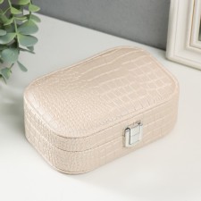 Casket to the leatherette for jewelry 