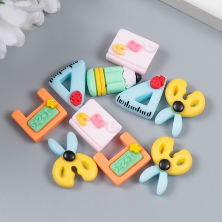 Decor for creativity Plastic "School" MIX 1.6x1.5 cm