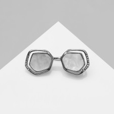Brooch 