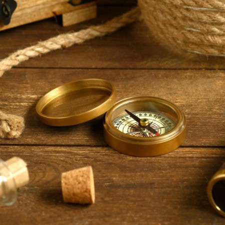 Compass "Admiral" Brass 5.5x5.5x2 cm