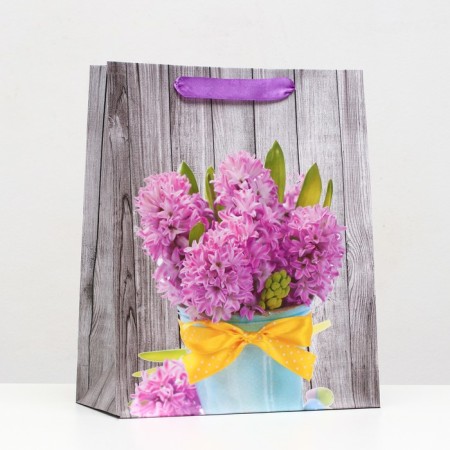 Laminated package, 26 x 32 x 12 cm