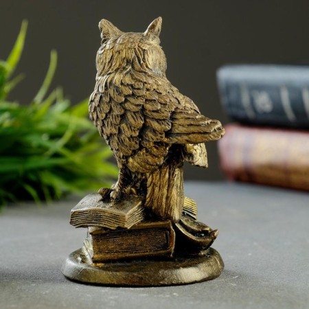 Figure "Filin on Books" Ogent gold 11x7x7cm-2