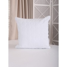 The cover is quilted with the Melissa zipper, size 70x70 cm.