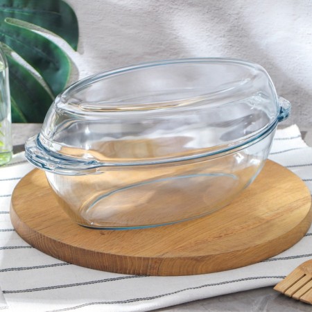 Oval wader made of heat-resistant glass, 2.6/1.3 liters, with a baking lid
