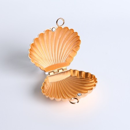 Female bag on a magnet, gold color-10