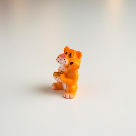 Souvenir Polystone "Tiger Stead with Golden Coin" MIX 3.5x2x2.5 cm-2
