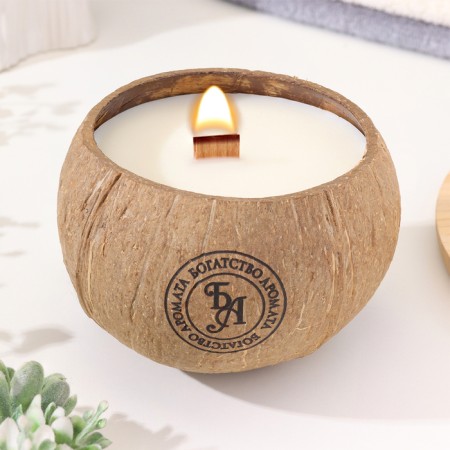 Candle in the coconut aromatic, sandalwood, soy wax, 8x10 cm, in the box