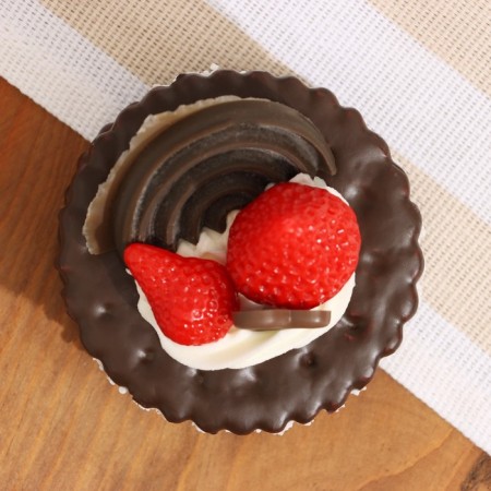 Mulyage - Magnet "Cracker Chocolate with Coconut" 7x7x6cm-2