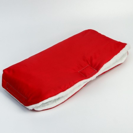The clutch on the handle of the stroller, the color is red-2