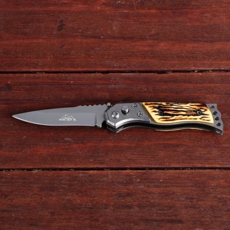 A folding semi -automatic "pescar", a 6cm blade, with a flashlight, an elephant. bone-2