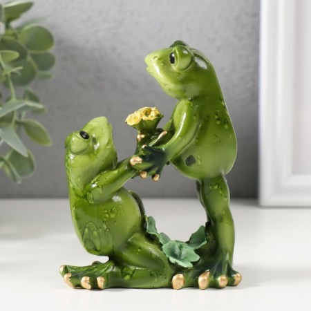 Souvenir Polystone "Frog with a bouquet" 5x12x12 cm