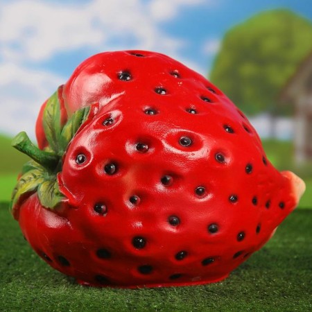 Garden figure "strawberries" large 36x30x27cm