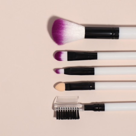 A set of makeup brushes, 5 objects, black/white color-3
