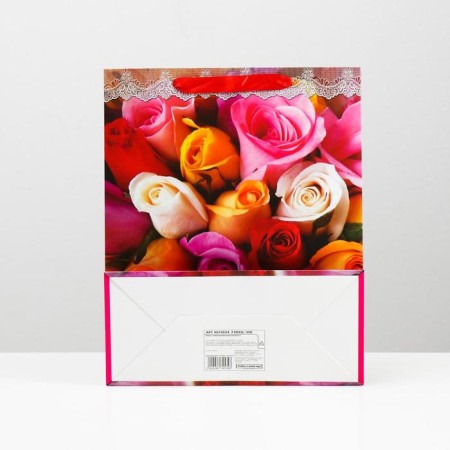 Laminated "Bright Rose" 26x32x12 package-1