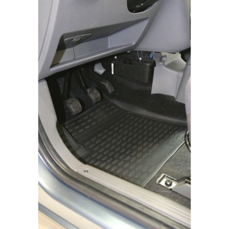 Rugs in the Ford Tourneo Connect 2002-2016 salon, 4 pcs. (polyurethane)-2
