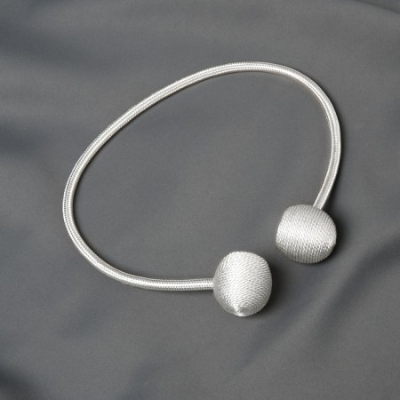 Picking for curtains "Balls", d = 3 cm, 40 cm, milk color-3