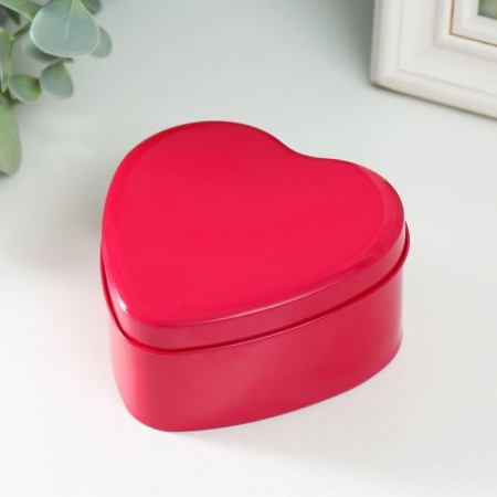 Casket Metal for a candle "Heart. Gloss" fuchsia 9.5x9x4.5 cm-1