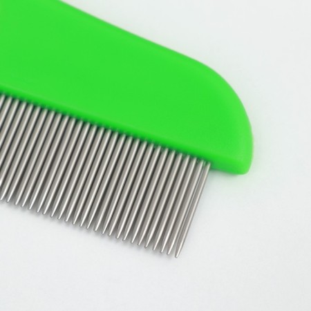 A comb for wool 15.6 x 3.6 cm, short teeth 1.7 cm, green-yellow-2