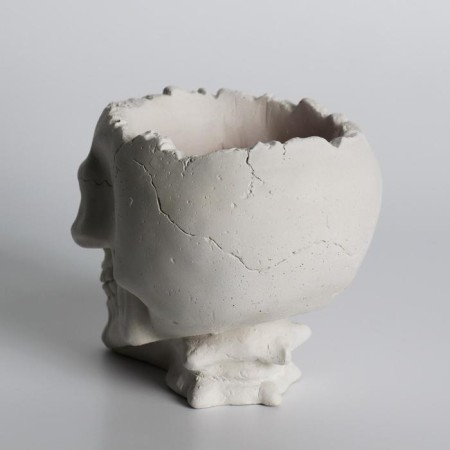 Figure candle in concrete "Crying Skull", black-4
