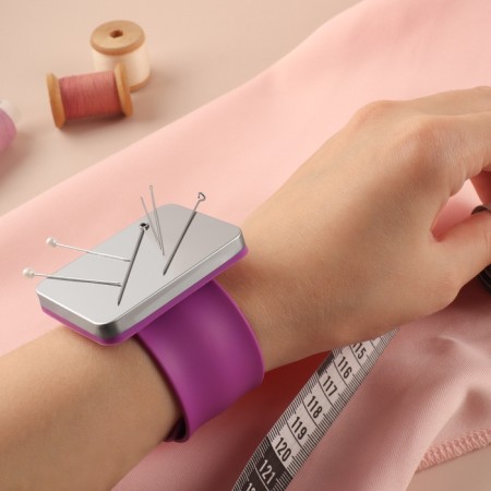 Magnetic needle on the hand, 24 × 5.5 cm, color mix-8