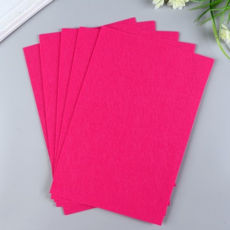 Hard felt 1 mm 20x30 cm bright.-1