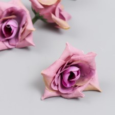 A bud on the leg for decoration 