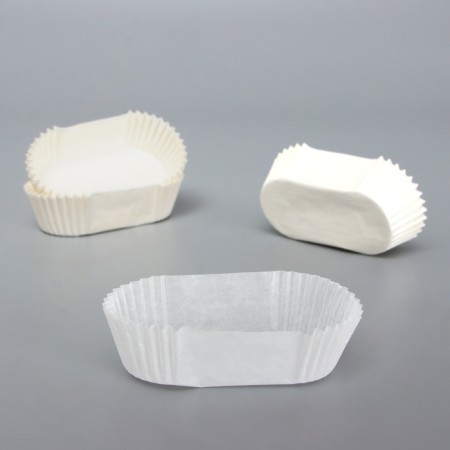 Tartlet, white, oval shape, 7.3 x 3.5 x 2.3 cm