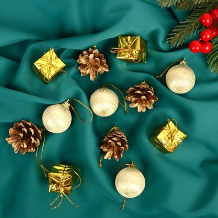 A set of jewelry plastic 12 pcs "Christmas tree" (4 balls, 4 gifts, 4 cones) mix-2