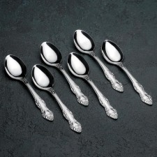A set of teaspoons 