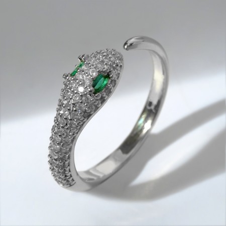 The Ring "Snake" is small, white-green color in silver, dimensionless-1